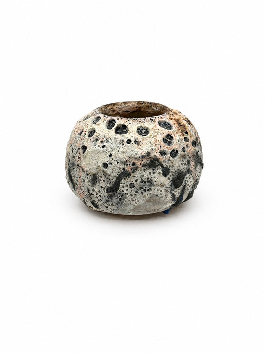 Round lava pot | Sarah Schembri