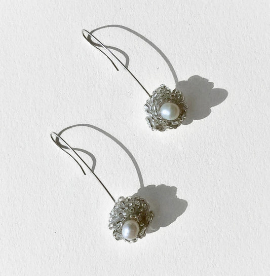 Channel Earrings, White Pearl | Louise Meuwissen