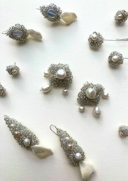 Channel Earrings, White Pearl | Louise Meuwissen